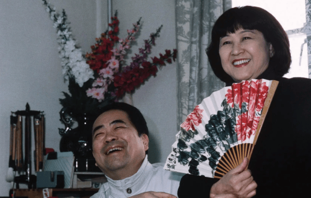 范曾的两次重要人生决定和四段婚姻 曾用24个字自评