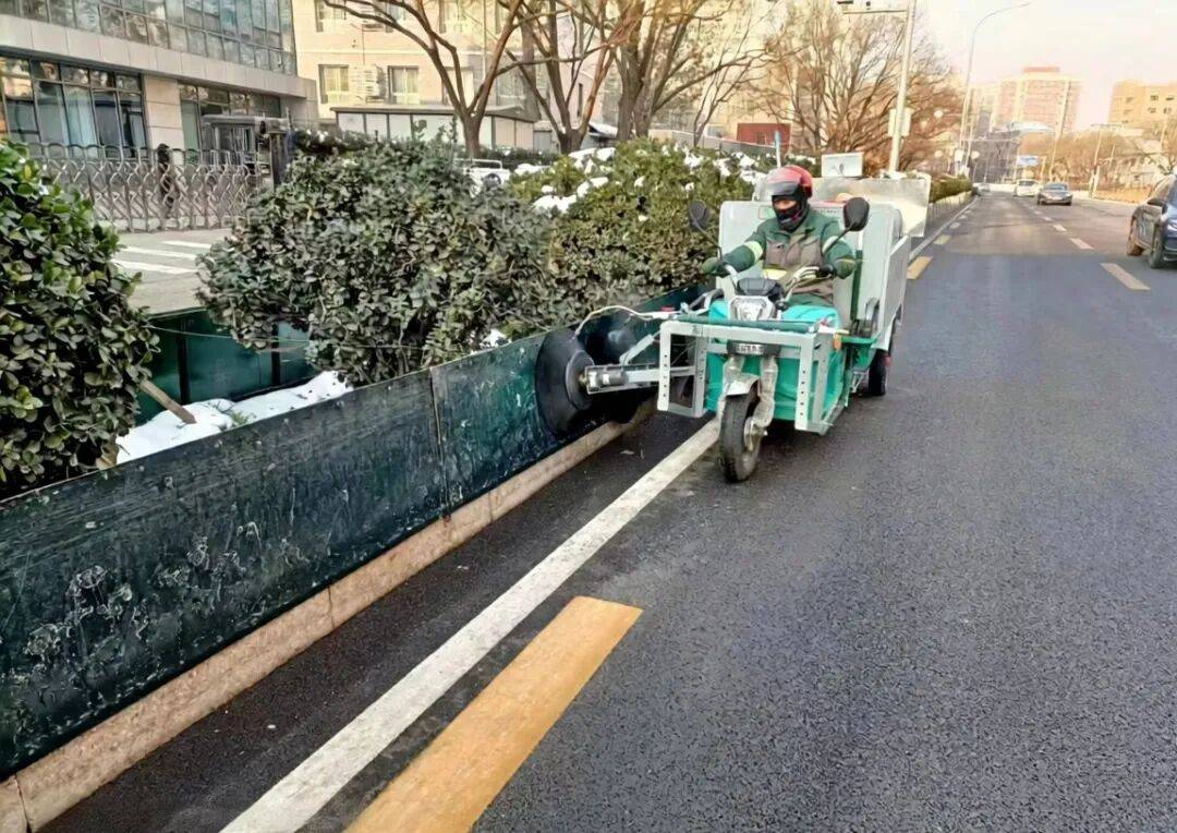 北京绿化带里用了二十年的板子<strong></p>
<p>区块链挖矿价格</strong>,今冬“下岗”了——