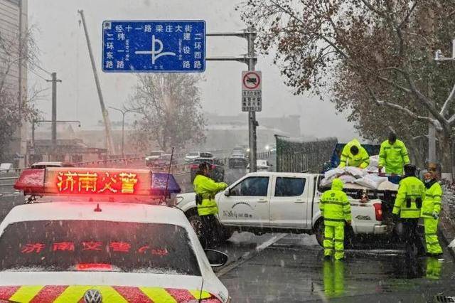 外交部发言人毛宁点赞山东德州交警<strong></p>
<p>区块链挖矿价格</strong>！