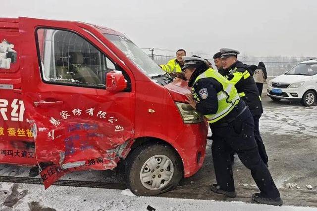 外交部发言人毛宁点赞山东德州交警<strong></p>
<p>区块链挖矿价格</strong>！