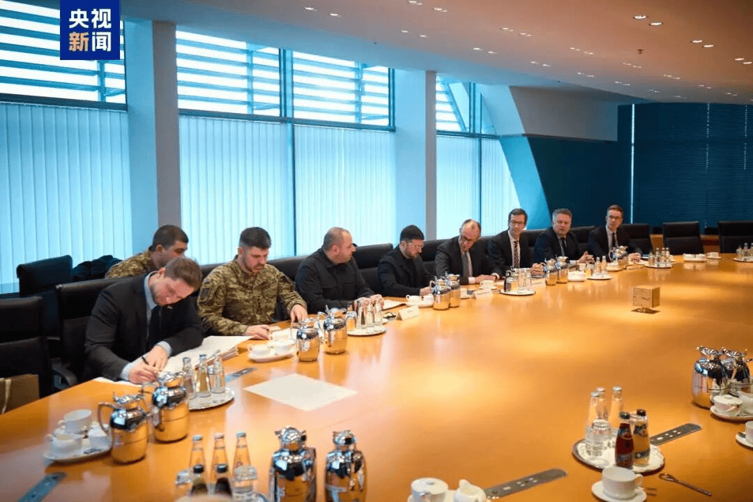 乌克兰不入北约?泽连斯基同意下课?