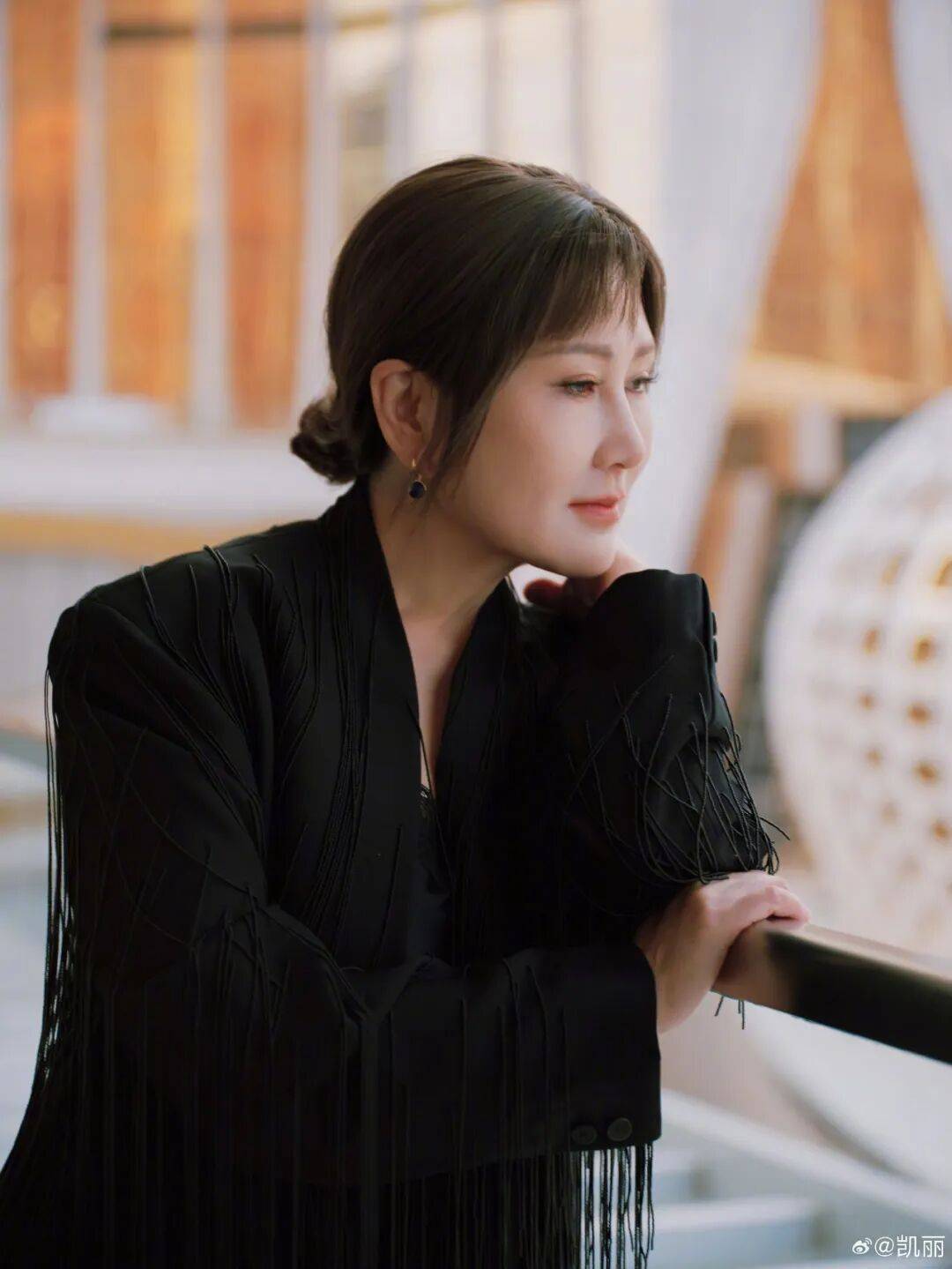 63岁女演员张凯丽晒照<strong></p>
<p>IPFS价格</strong>，黑丝袜配高跟鞋，曾表示：年龄阻挡不了追求美的脚步