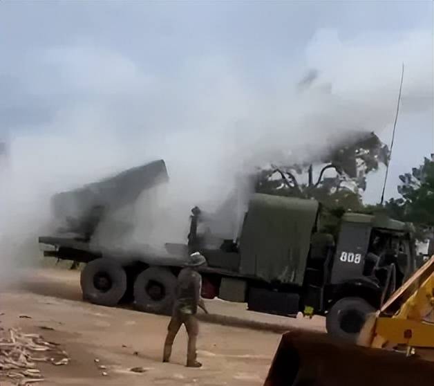 柬埔寨出动PHL-03型300毫米远火<strong></p>
<p>虚拟货币交易</strong>，3发火箭弹准确命中泰军据点？