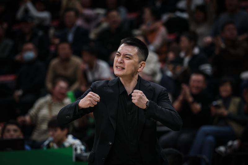 杨鸣：每场都会研究对手 用前4场的气势把比赛打好