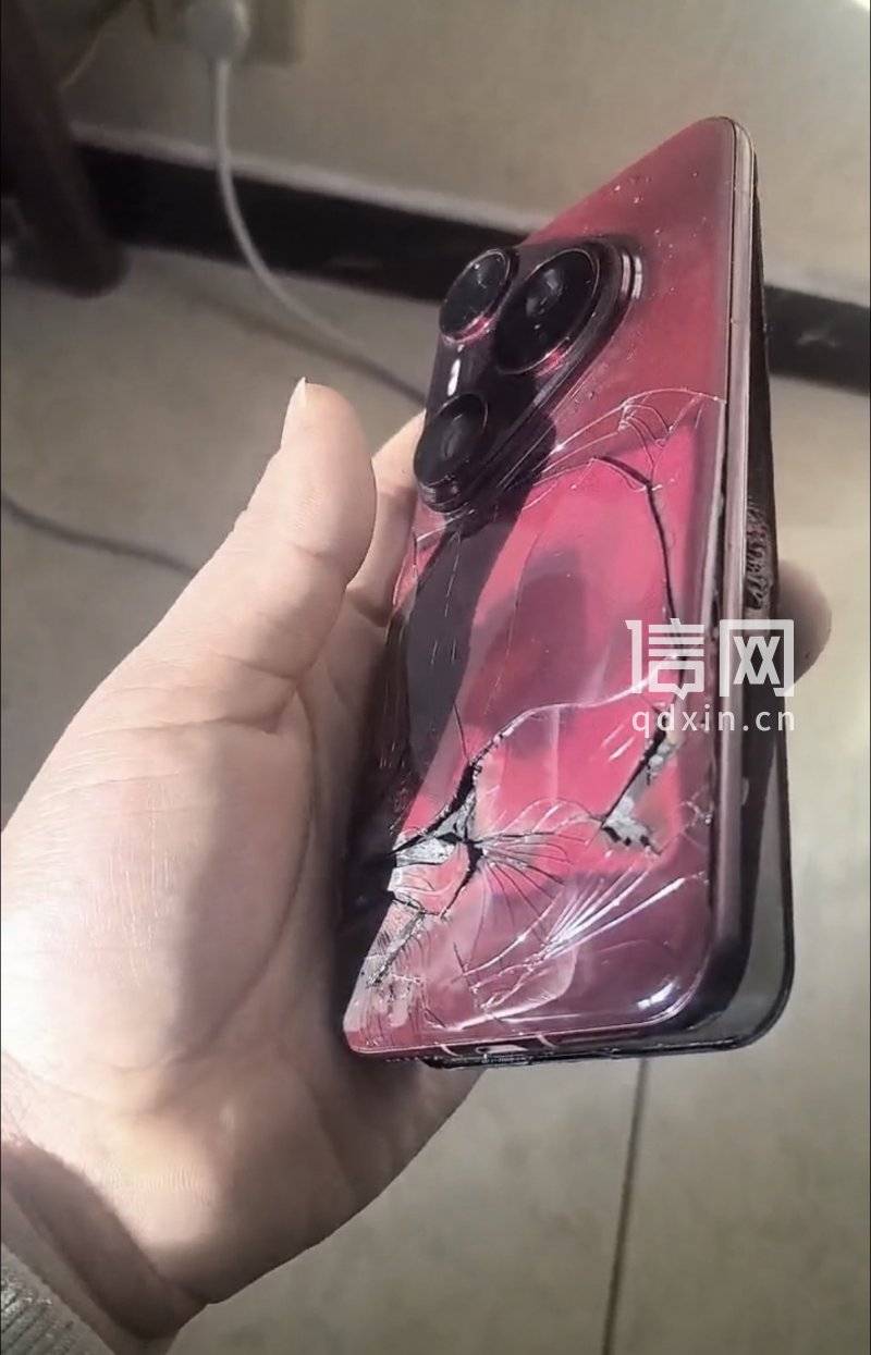 华为新手机充电时电池爆了 售后凭照片认定“外力所致”拒保 消费者：难道我买的是摔炮？