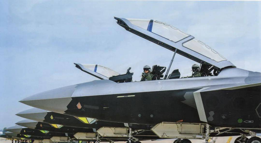 中航官宣：歼-20S具备对地、对海打击能力<strong></p>
<p>数字虚拟货币</strong>，可与无人机协同作战！