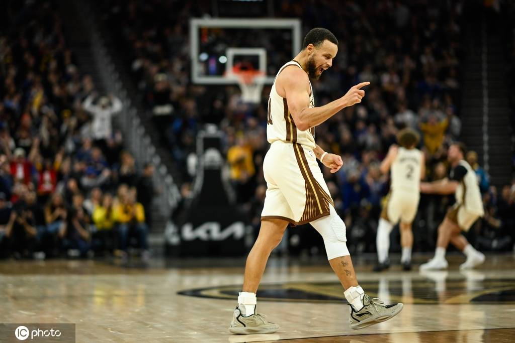 圣诞大战前瞻：詹杜对话再成焦点 库里直面魔鬼定律