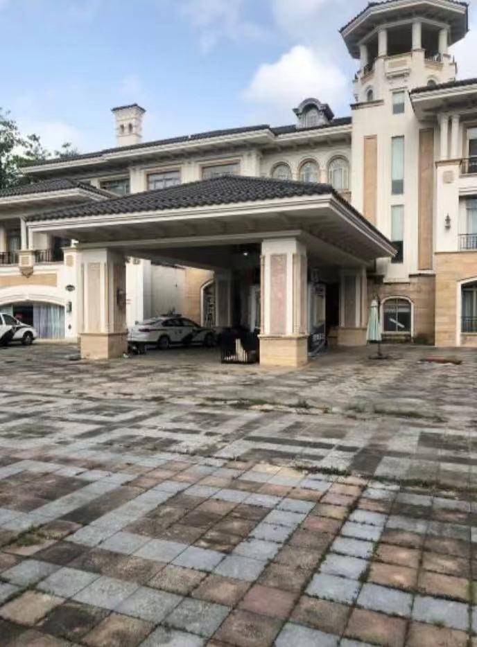 估值2亿元别墅6673万元起拍没人要<strong></p>
<p>虚拟货币交易平台</strong>，该别墅系“中科创系”案件涉案资产