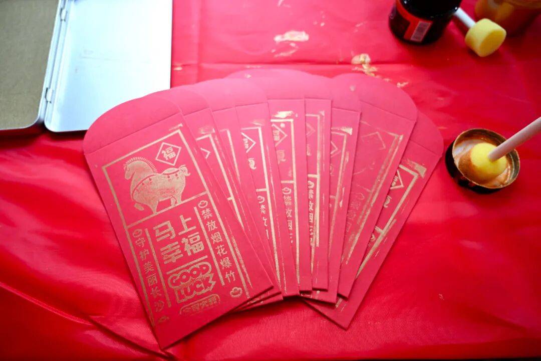 环保市集进社区<strong></p>
<p>区块链虚拟货币</strong>，美丽长沙青年突击队开福分队领跑烟花禁放新风尚